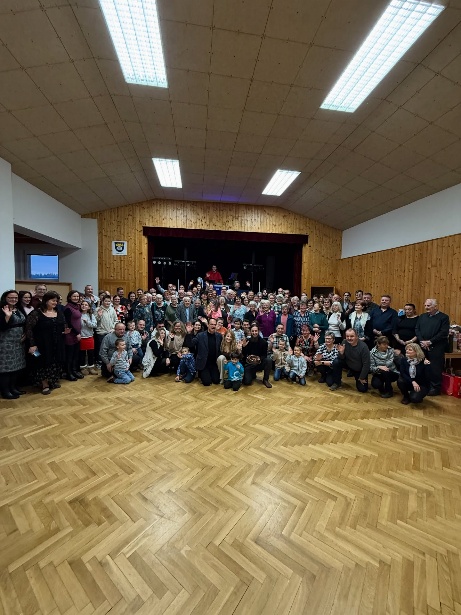 Může jít o obrázek klarinet a housle